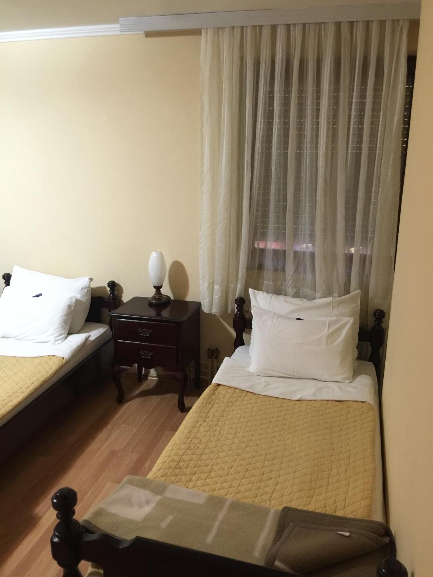 Bed & Breakfast Karavan Raska Ruang foto