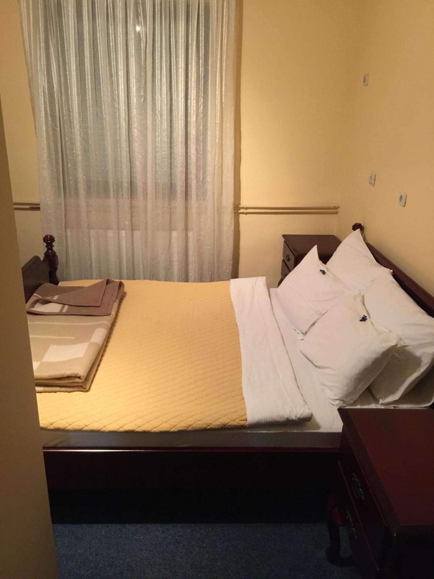 Bed & Breakfast Karavan Raska Ruang foto