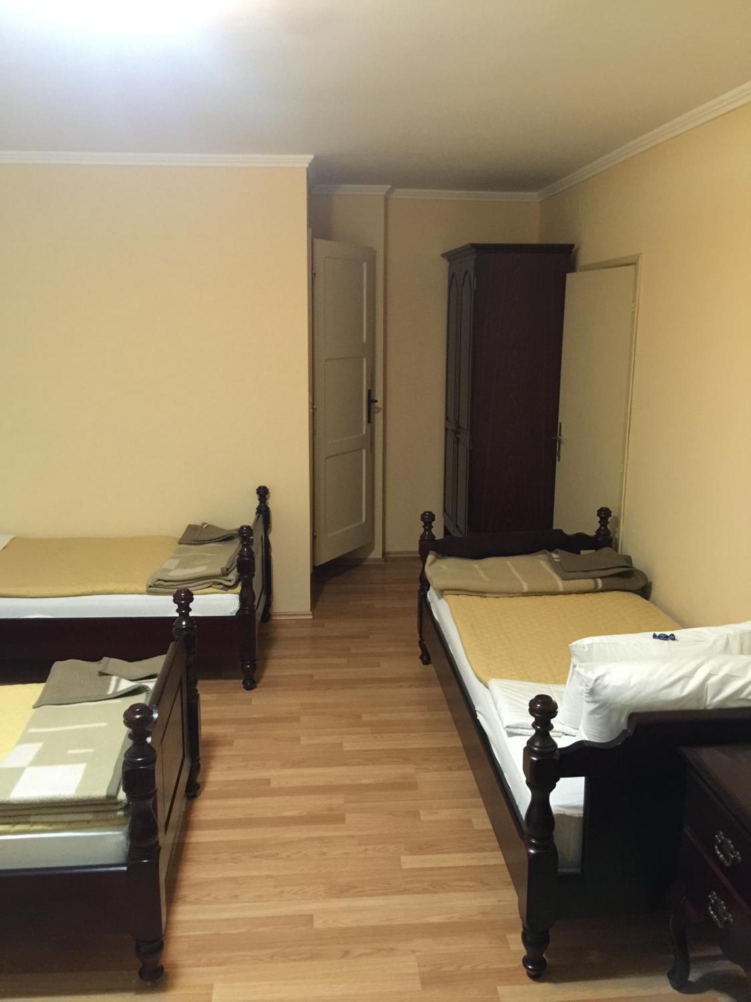 Bed & Breakfast Karavan Raska Ruang foto