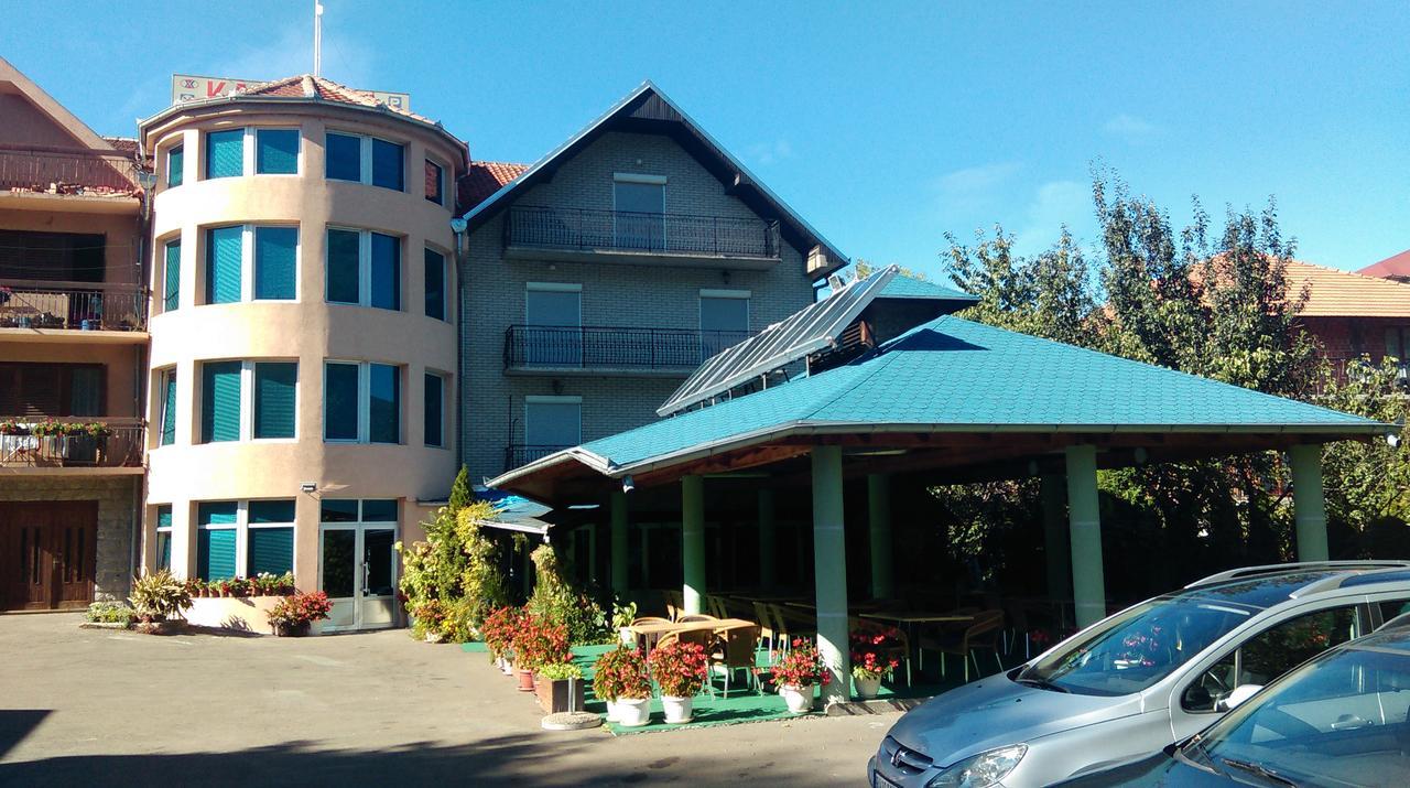 Bed & Breakfast Karavan Raska Bagian luar foto