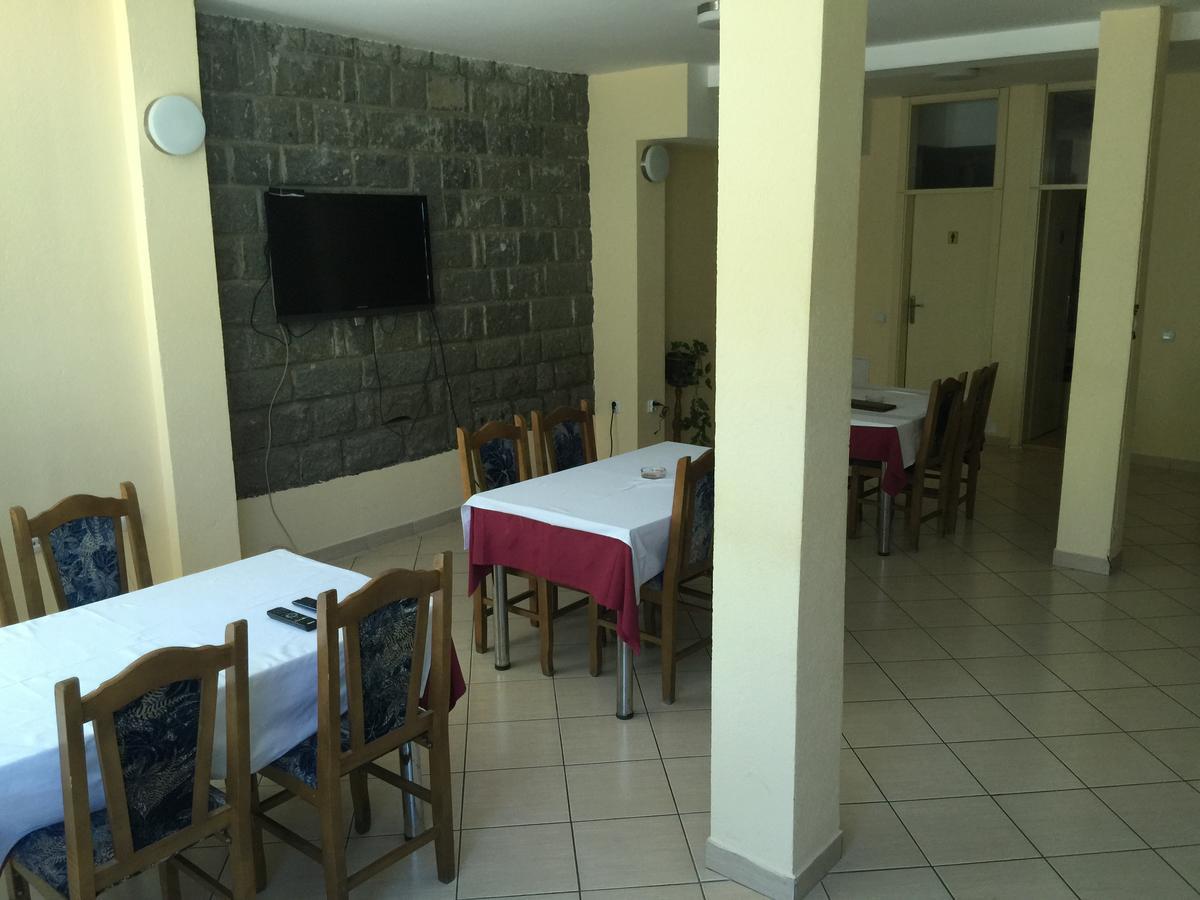 Bed & Breakfast Karavan Raska Bagian luar foto
