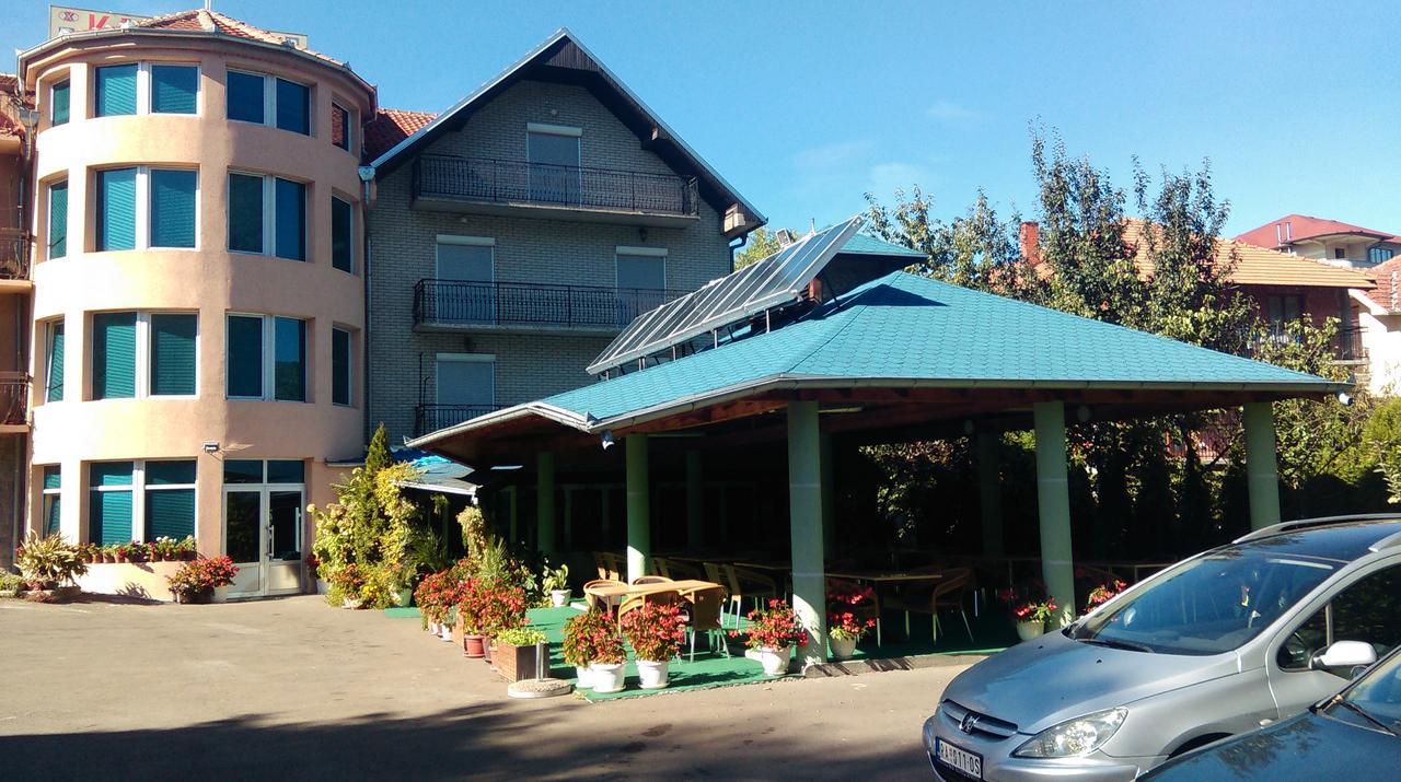 Bed & Breakfast Karavan Raska Bagian luar foto