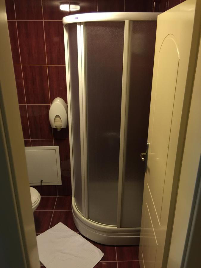 Bed & Breakfast Karavan Raska Bagian luar foto