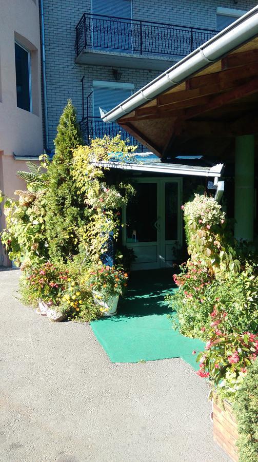 Bed & Breakfast Karavan Raska Bagian luar foto