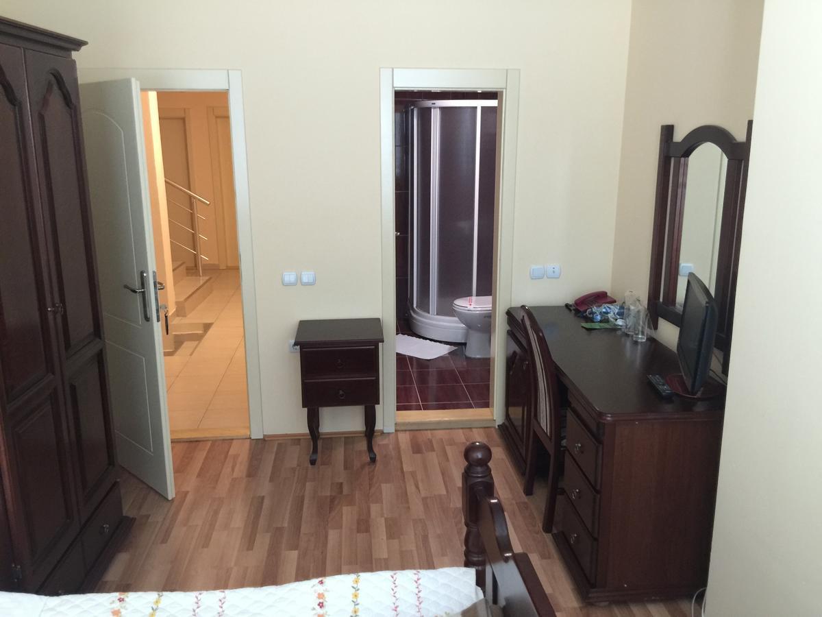 Bed & Breakfast Karavan Raska Bagian luar foto