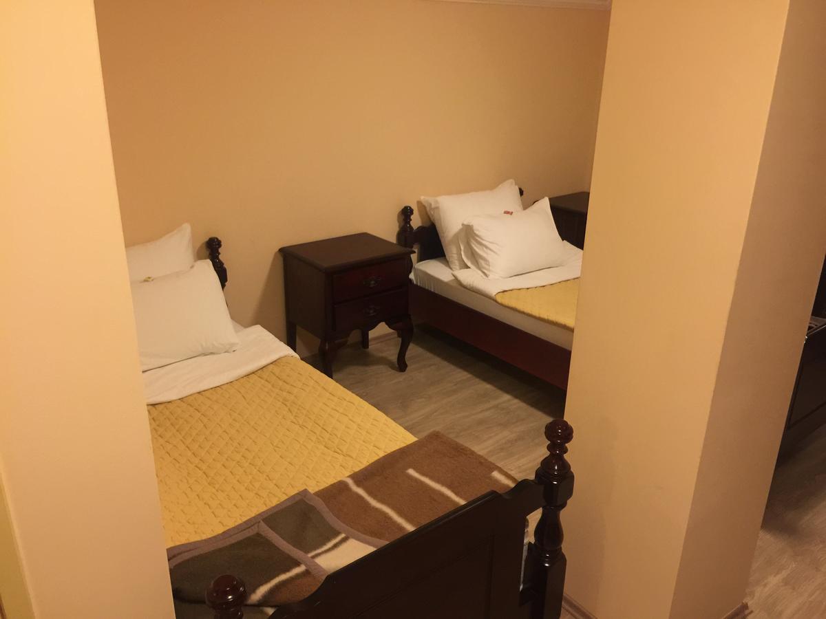 Bed & Breakfast Karavan Raska Bagian luar foto