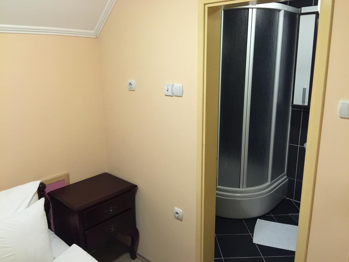 Bed & Breakfast Karavan Raska Bagian luar foto