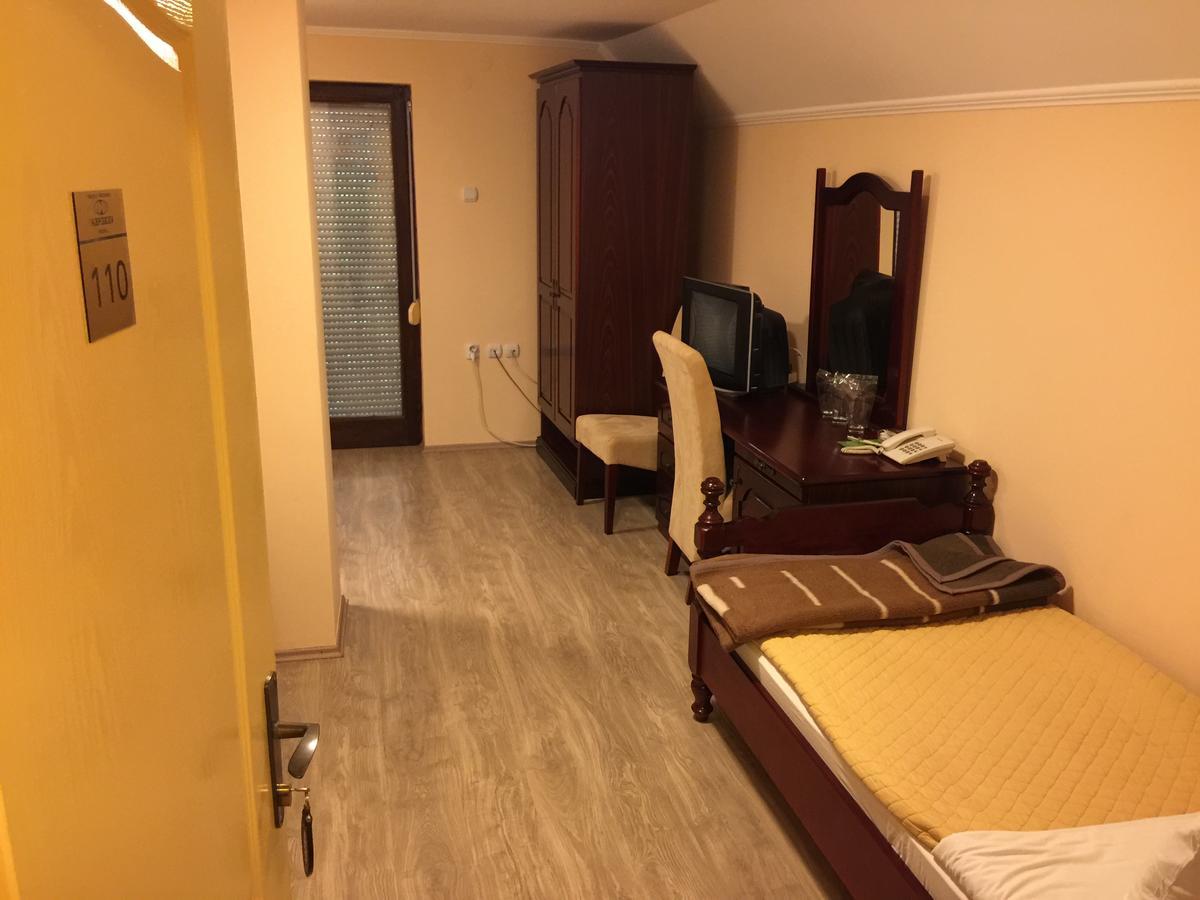 Bed & Breakfast Karavan Raska Ruang foto