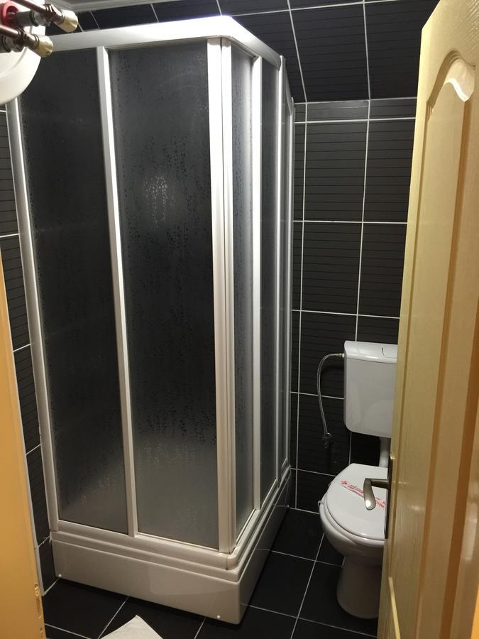 Bed & Breakfast Karavan Raska Bagian luar foto