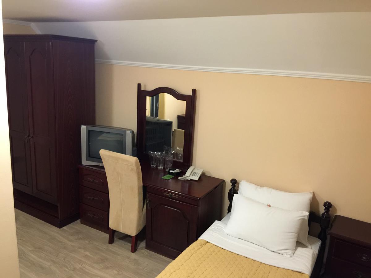 Bed & Breakfast Karavan Raska Bagian luar foto